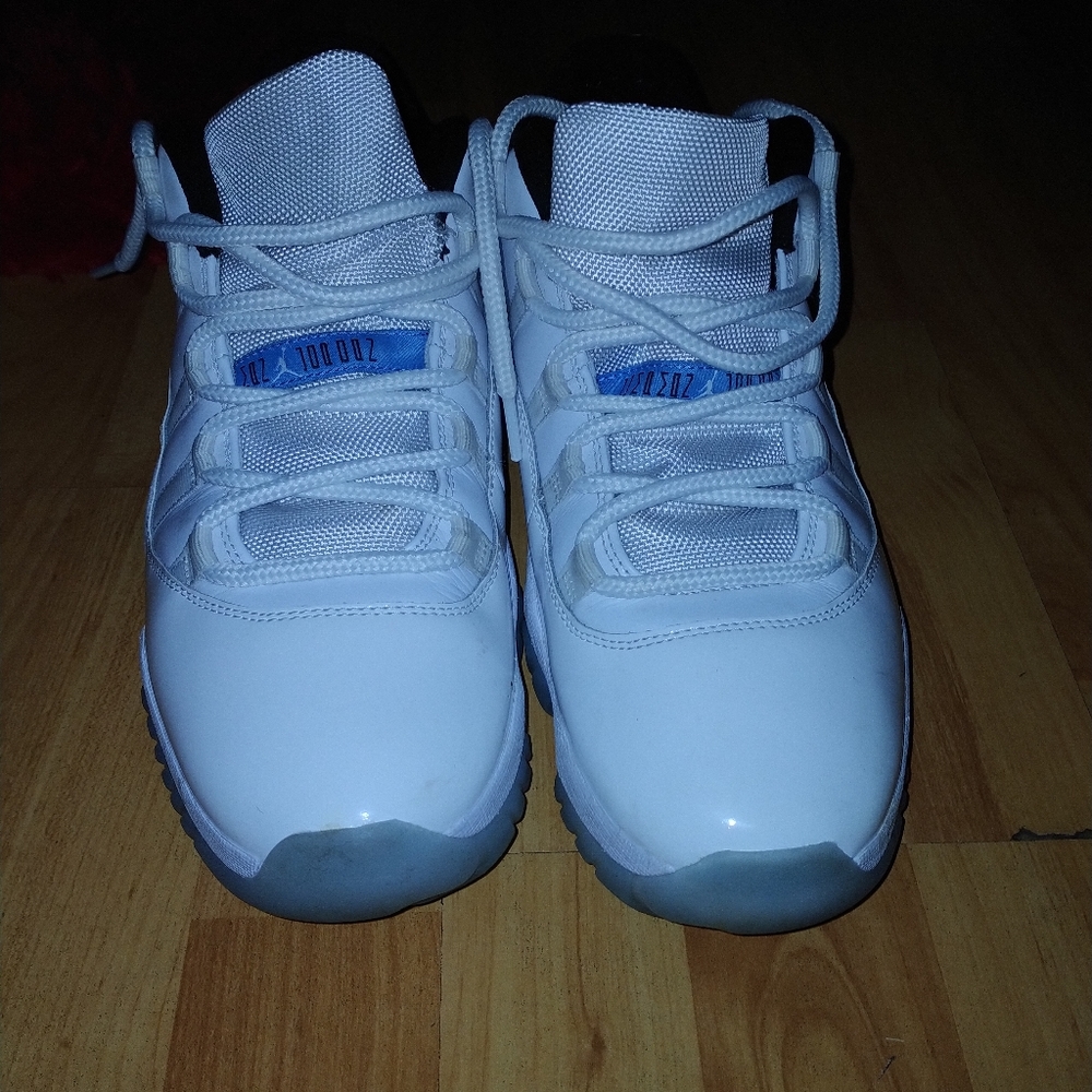 Jordan 11, size 10, white